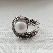 Load image into Gallery viewer, Sculpted Rings With Freshwater Pearls and Sterling Silver 925
